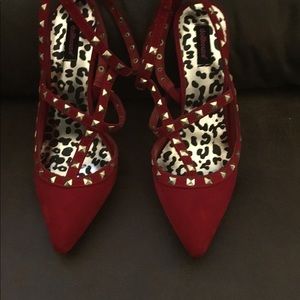 Red Pumps